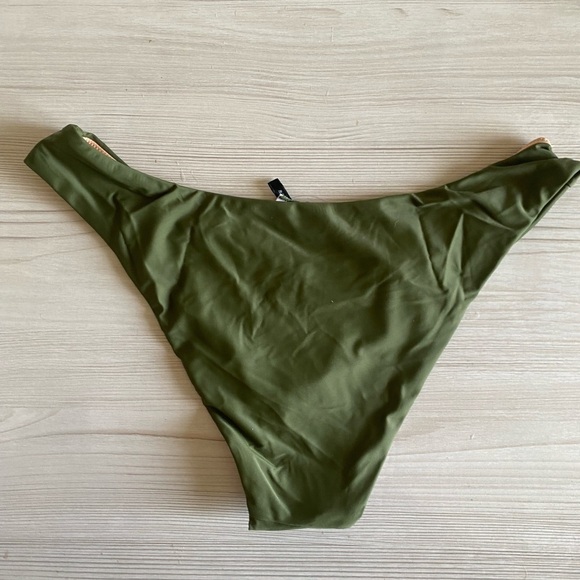 J. Crew 50 UPF Protection NWT Women’s Size M Curved Waist Cheeky Bikini Bottom - Picture 2 of 6